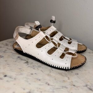 Naturalizer Sandals Size 5 M white Leather
Flat shoes comfort MAKE ME AN OFFER!